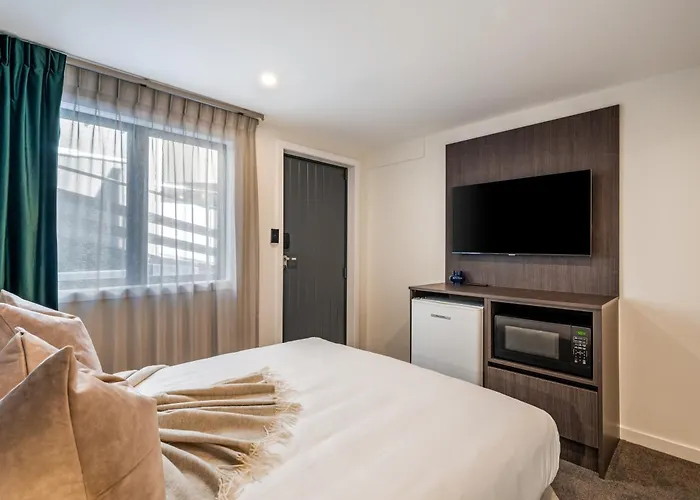 Luxe Suites & Apartments