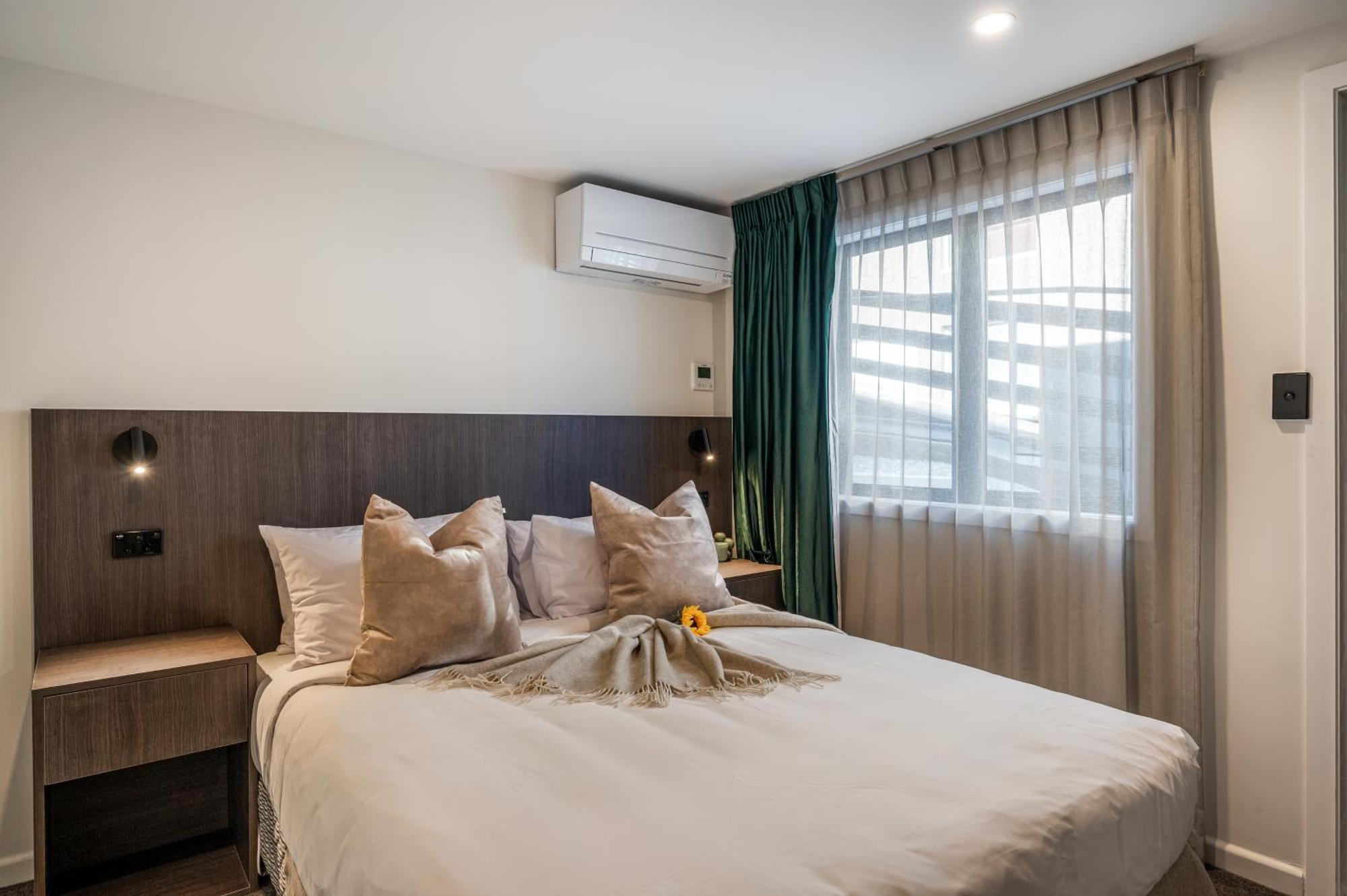 Luxe & Motel 5*